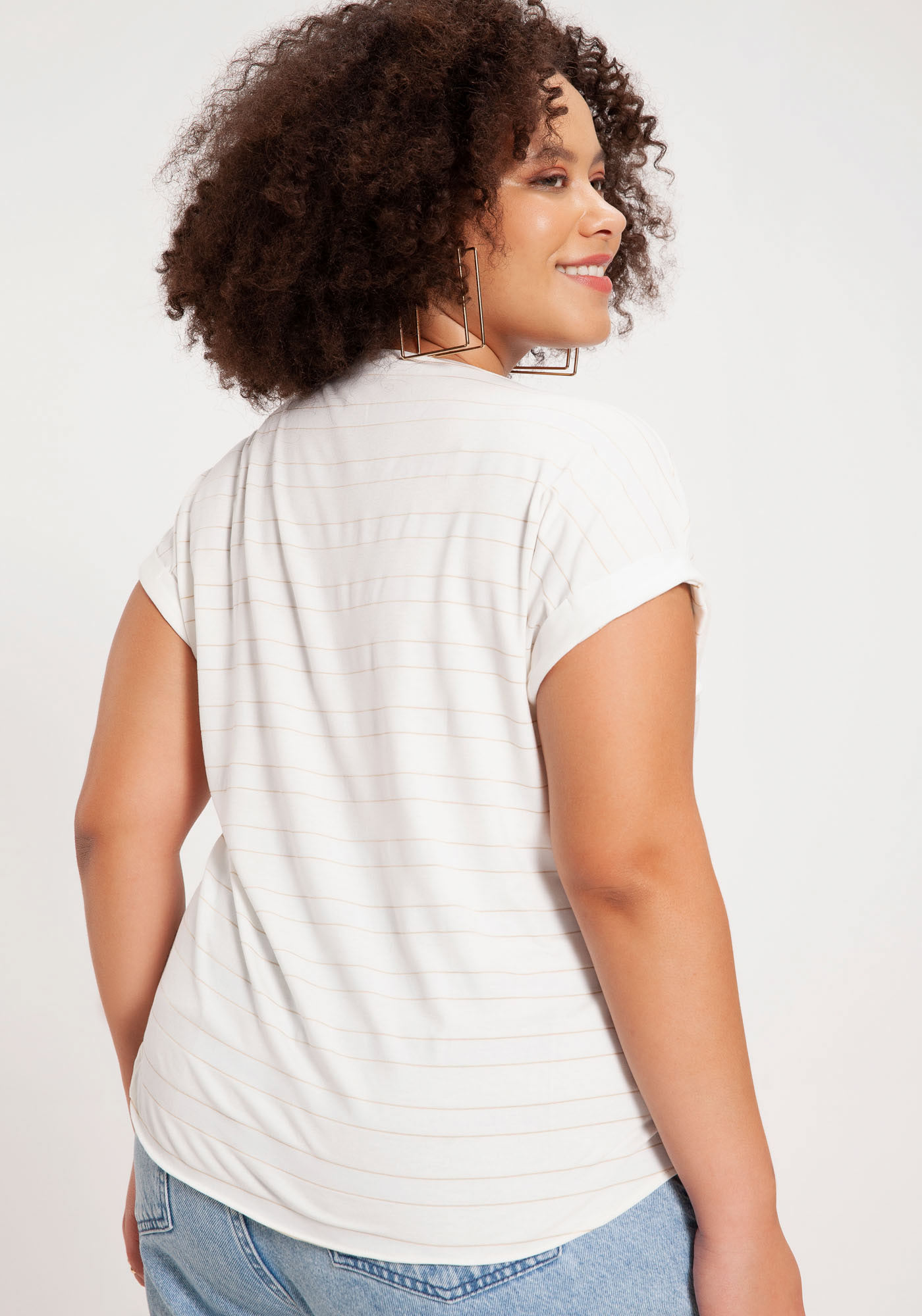 Blusa Plus Size Listrada em Malha Viscose